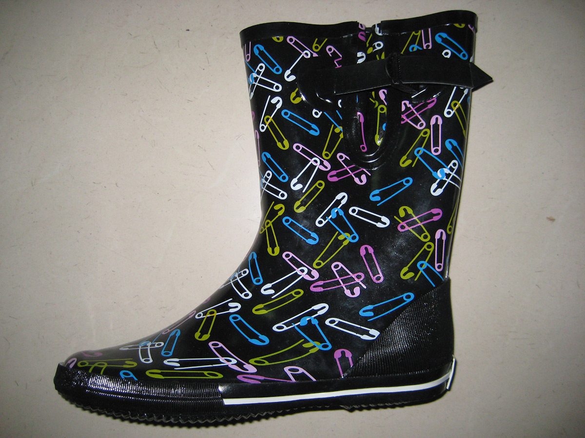 LADIES’ RUBBER BOOTS