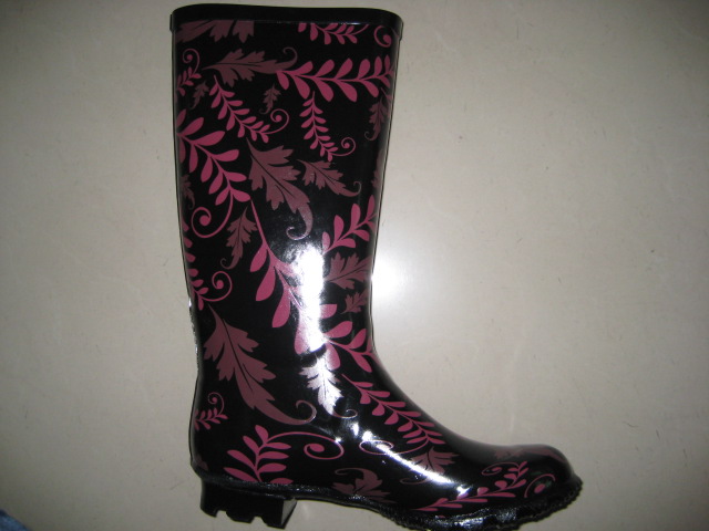LADIES’ RUBBER BOOTS