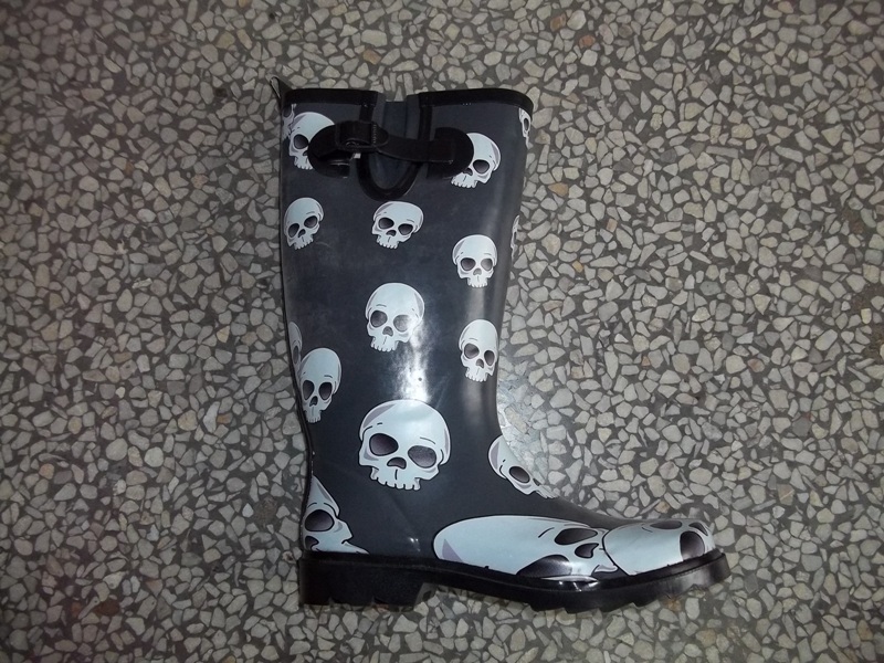 RUBBER BOOTS