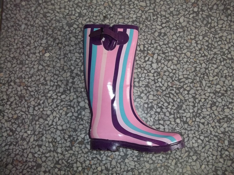 RUBBER BOOTS