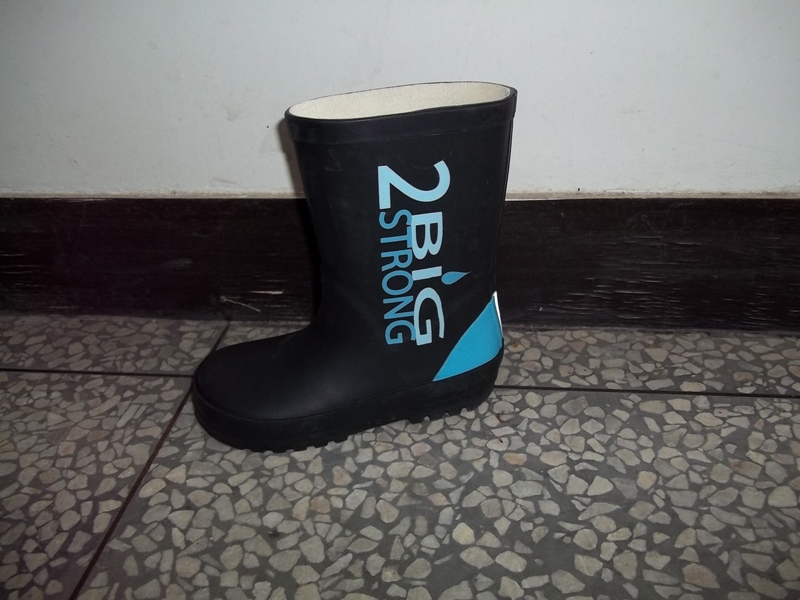 RUBBER BOOTS