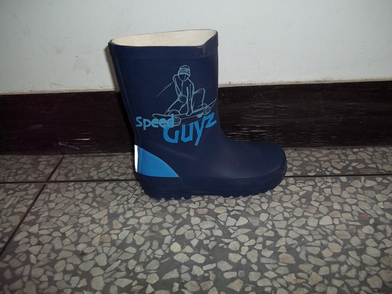 RUBBER BOOTS