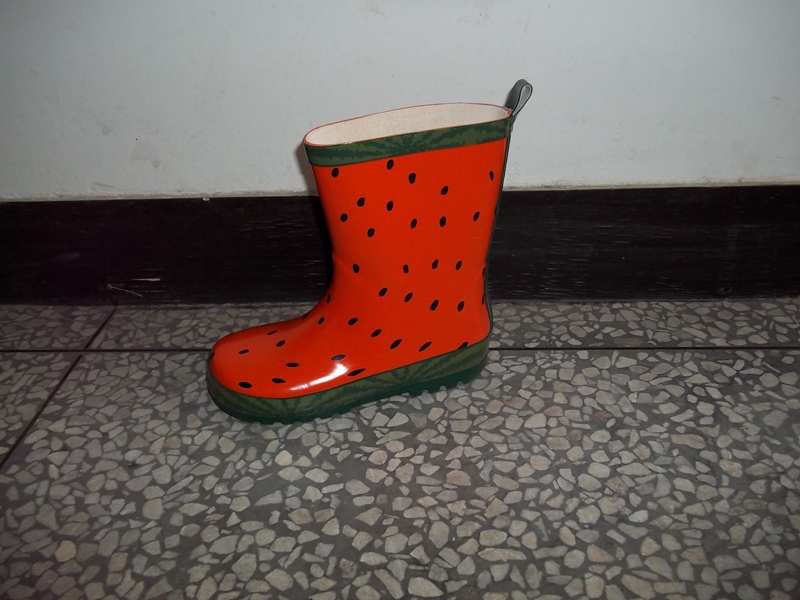 RUBBER BOOTS
