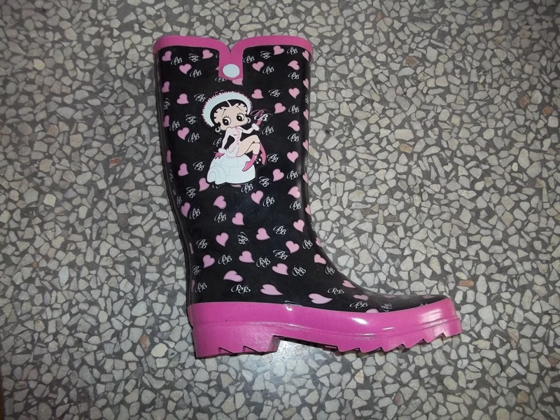 RUBBER BOOTS