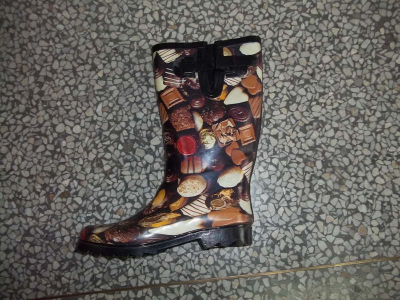 RUBBER BOOTS