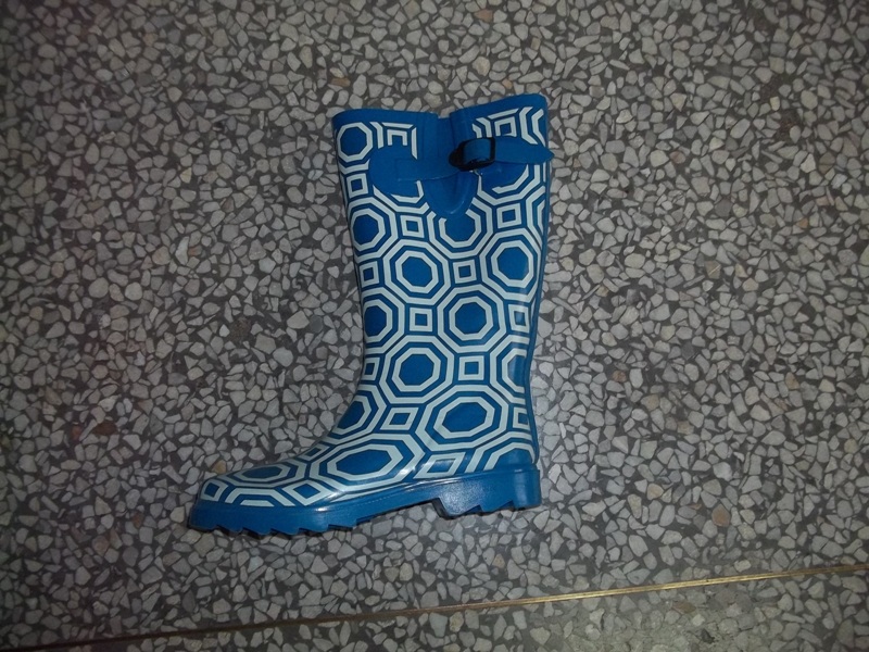 RUBBER BOOTS