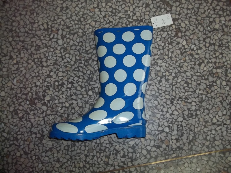RUBBER BOOTS