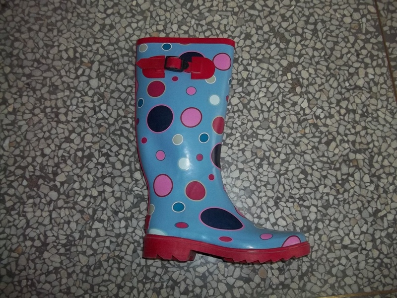 RUBBER BOOTS