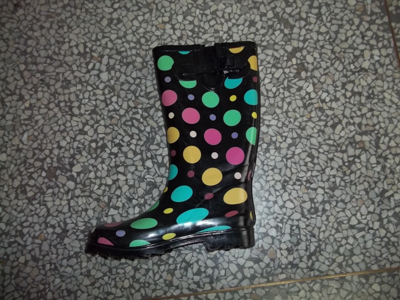 RUBBER BOOTS