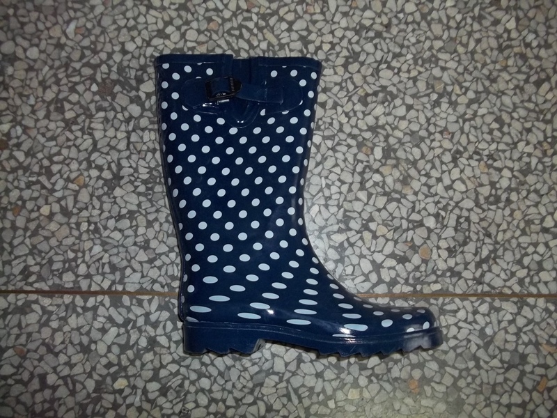 RUBBER BOOTS
