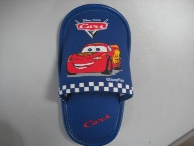 KID’S INDOOR SLIPPERS