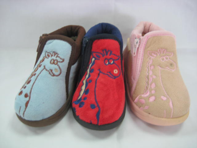KID’S INDOOR SLIPPERS