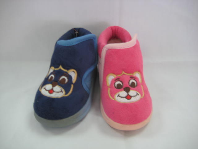 KID’S INDOOR SLIPPERS