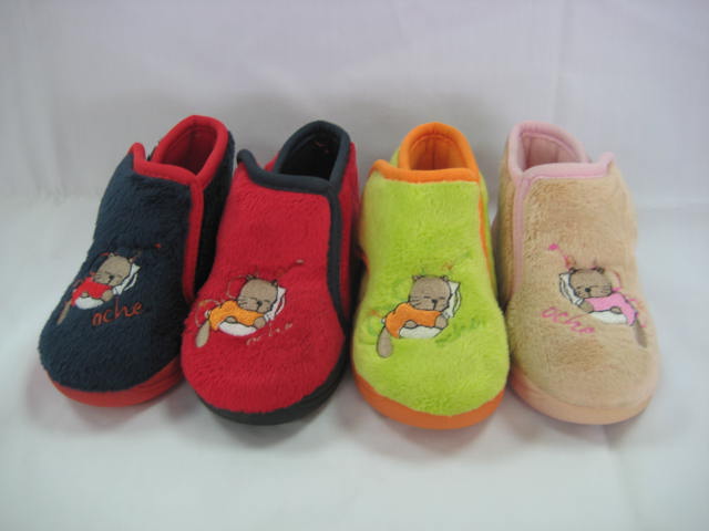 KID’S INDOOR SLIPPERS