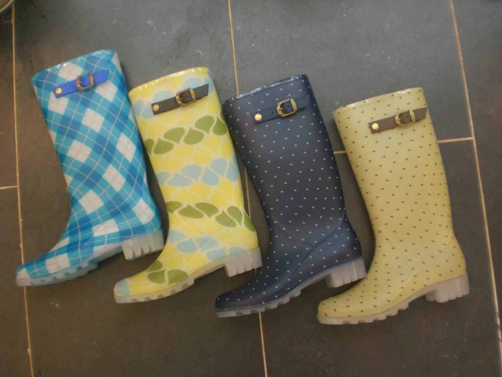 LADIES’ PVC BOOTS